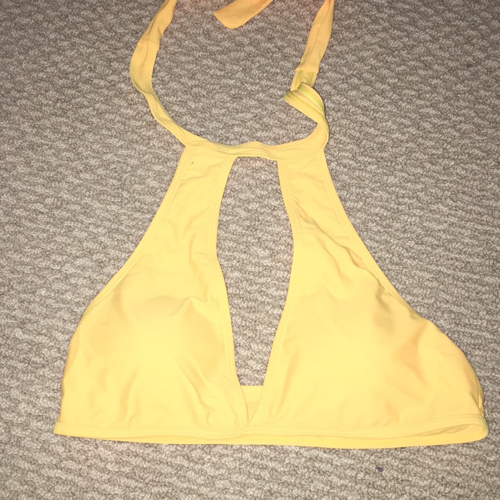 SUPER HOT plunging yellow bikini top